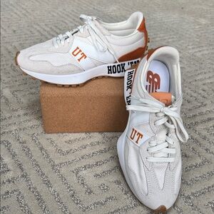 CUSTOM Texas Longhorns New
Balance 327 sneakers - size 7